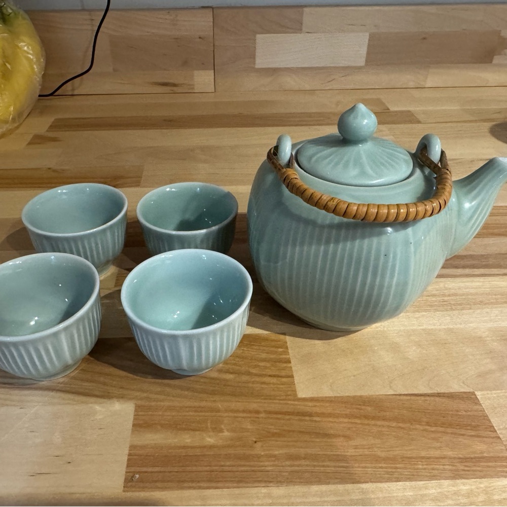 Teal Ceramic Teapot with Bamboo Handle And 4 Cups
